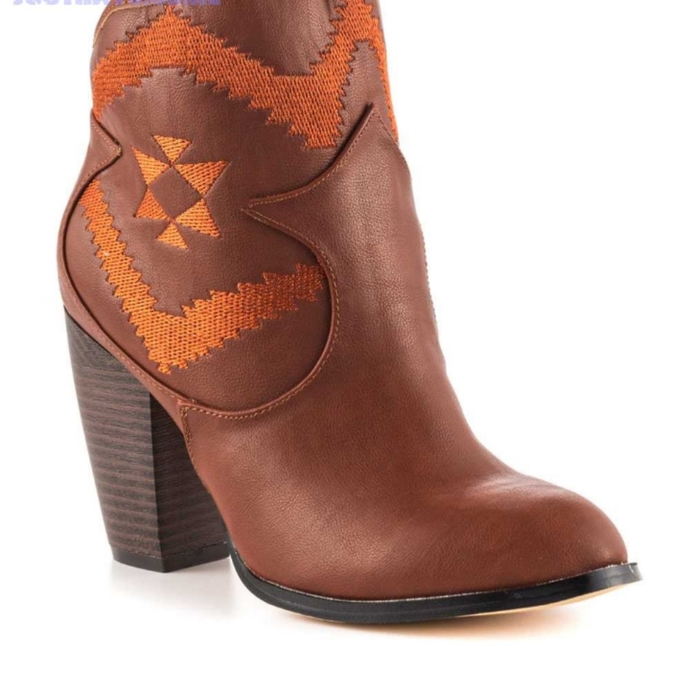 Michael Antonio Embroidered Booties Size 9